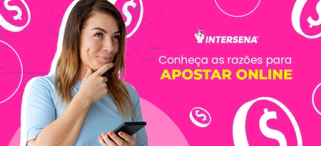Mulher com a mao no queixo olhando para o celular
